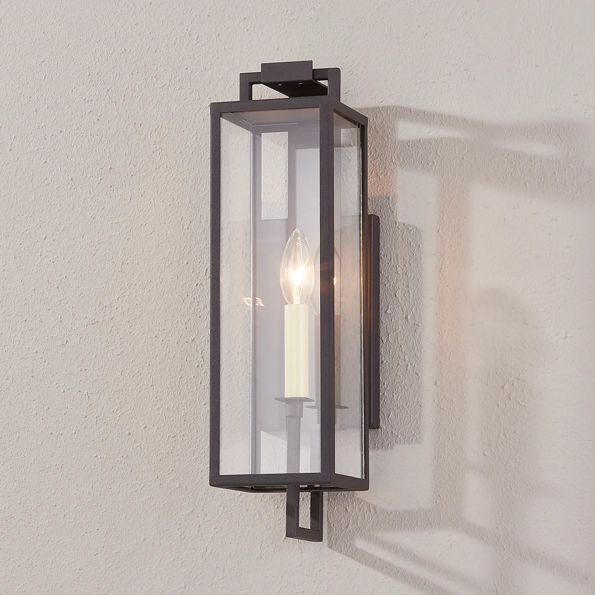 Beckham Single Light Wall Sconce | Elegant, Modern Outdoor Illumination