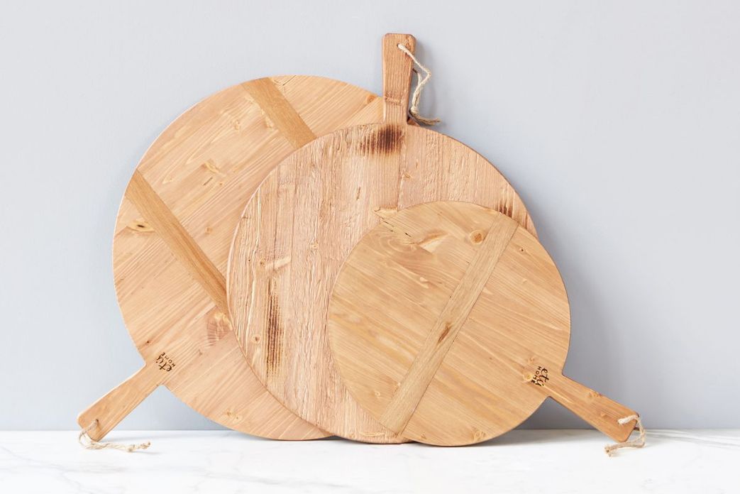 Versatile Kitchen Companion: Medium Pine Wood Cutting Board
