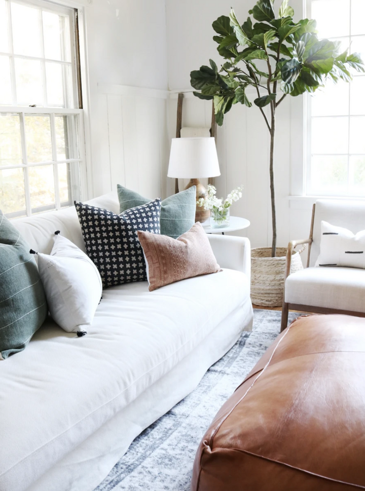 Monte II Pillow Cover: Timeless Elegance
