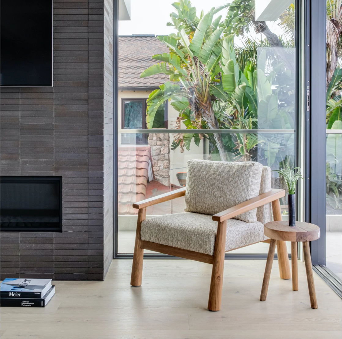 Stenton Chair – A Timeless Blend of Comfort and Craftsmanship