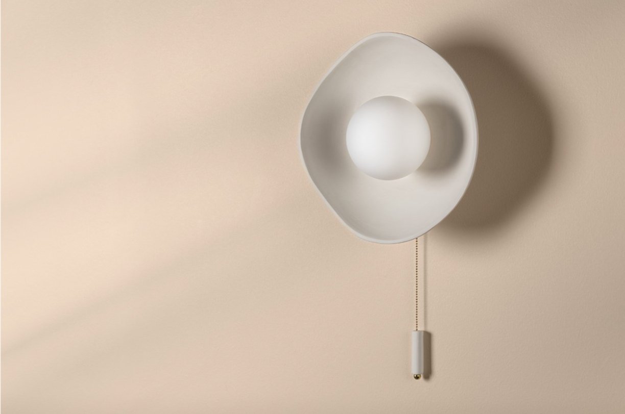 Bacia Wall Sconce: A Blend of Simplicity and Sophistication